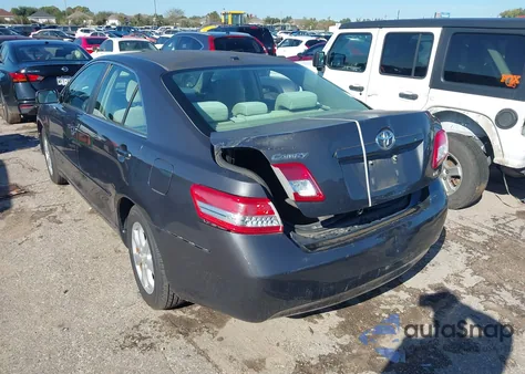 2011 Toyota Camry Le z USA, uszkodzony, nr VIN 4T1BF3EK3BU647258